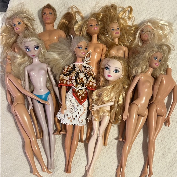 Assorted Doll Collection - Picture 1 of 1